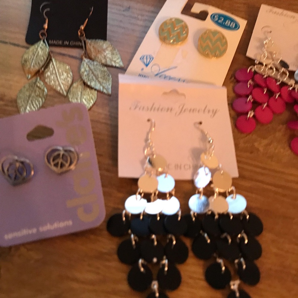 Bundle 2 for 15$ Earring bundle. Set of 5 - Picture 2 of 7